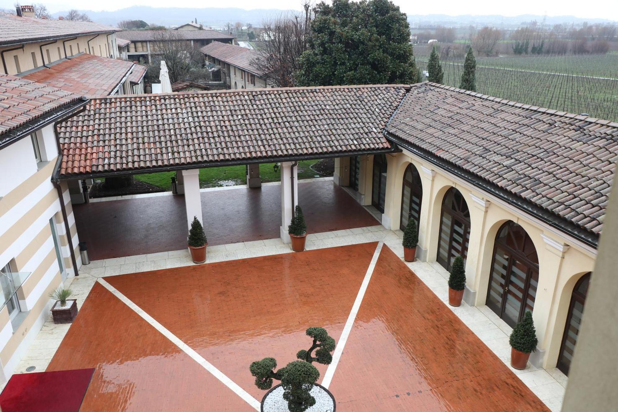 Villa Borgo Santa Giulia Corte Franca Esterno foto